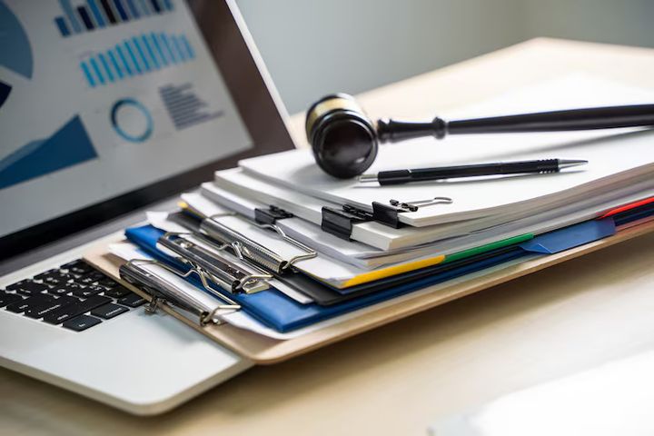 Guide to Contract Compliance Tools: Top Features That Prevent Legal & Financial Risks in 2025