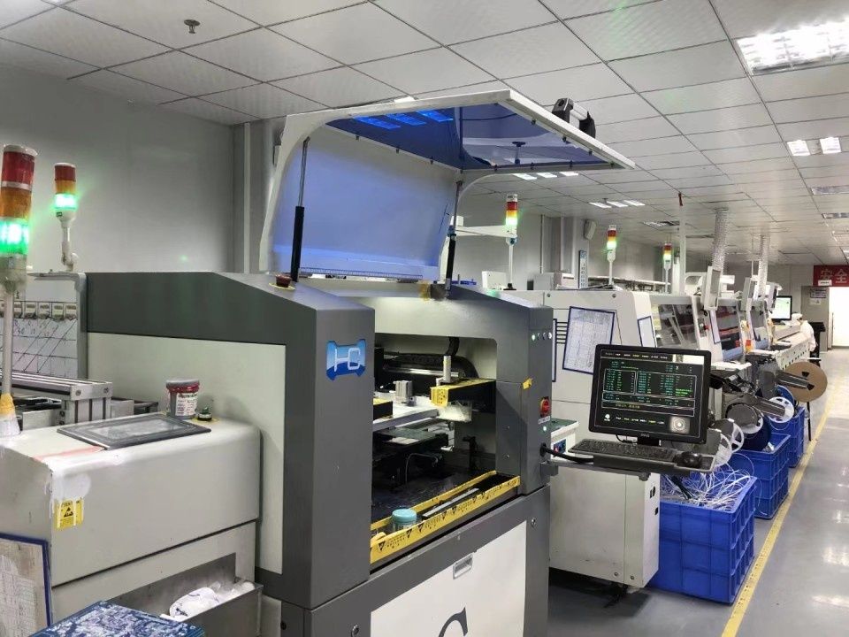 Guide to SMT Machines: Revolutionising Electronics Production & Key Insights