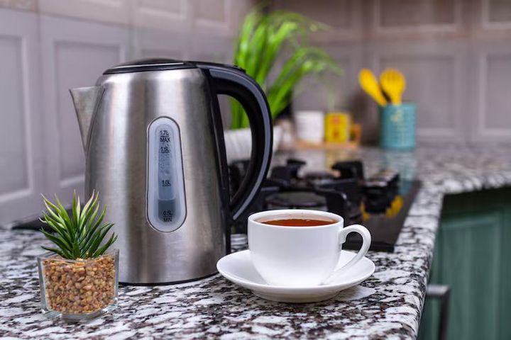 Electric Kettles Guide: Explore Features, Functions & Essential Information