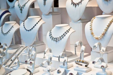 Beginner’s Guide to Finding the Best Jewelry Buyers, Custom Jewelers, and Local Stores