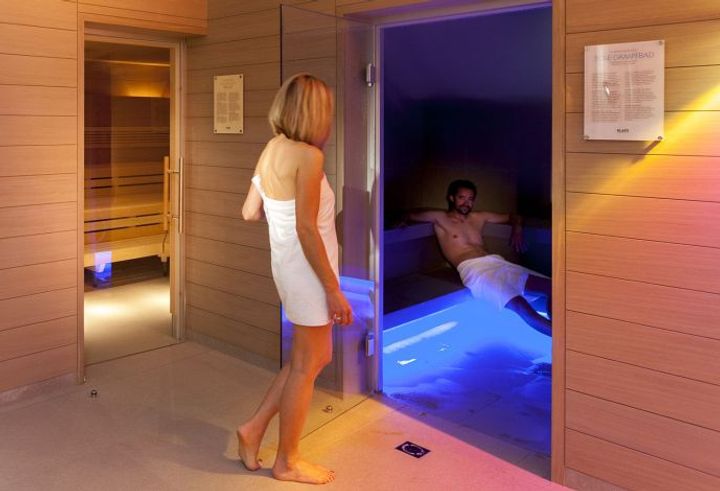The Ultimate Guide to Spa Saunas